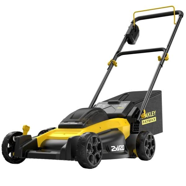 Une tondeuse Stanley Fatmax SFMCMW2651M-QW V20 18V posée sur une pelouse verte et bien entretenue.